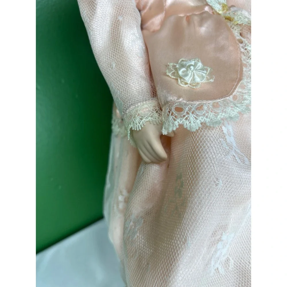 Vintage Porcelain Collector Doll Peach Lace Victorian Dress Auburn Hair Green
